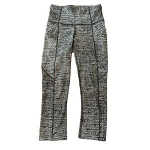 Lululemon Size 2 Fast and Free Crop II Nulux 19” Twilliness Ice Grey Black Print